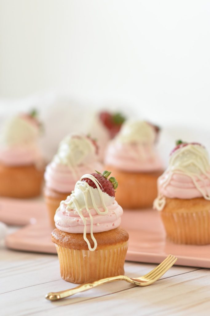 baked-cupcake-s2jw81lfrg0